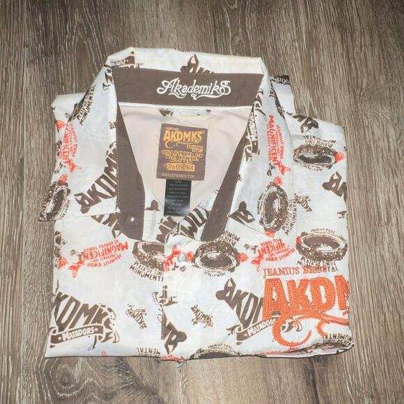 AkDMKS Men's Short Sleeve Button Down Shirt - Picture 6 of 6